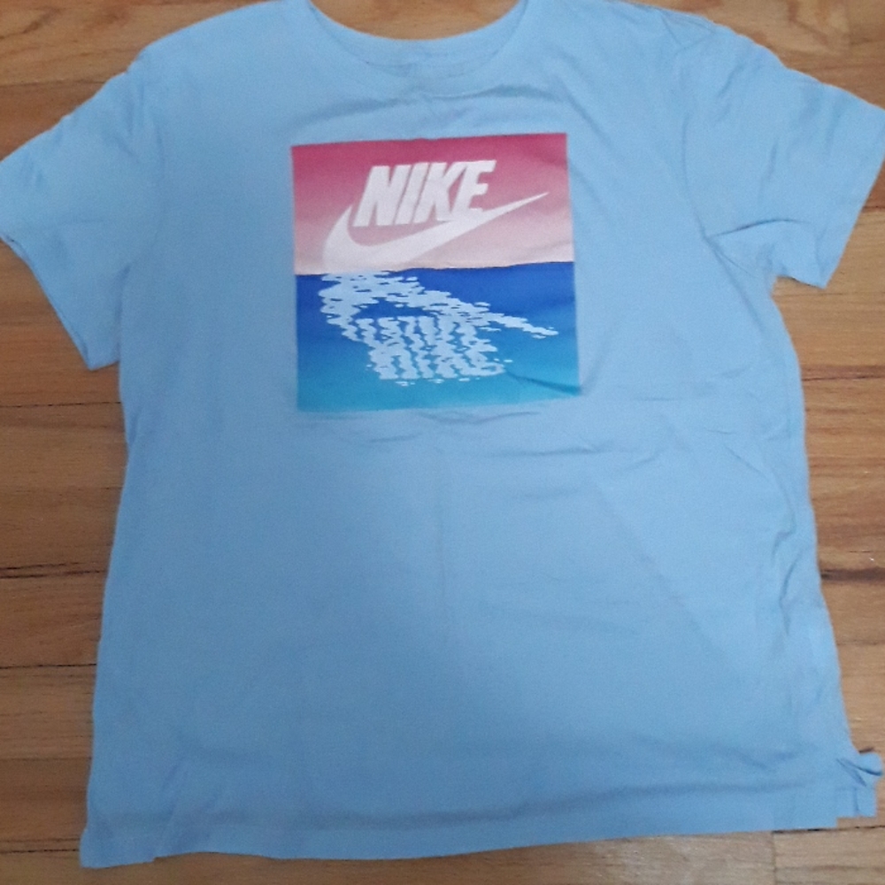 Nike t shirt